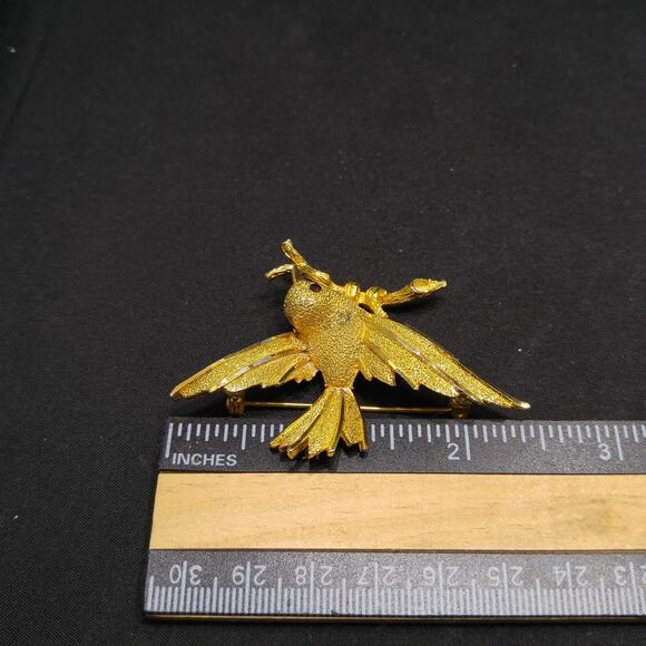 Vintage B.S.K. Bird Brooch, Red Rhinestone Eye, 1960s Jewelry - Picture 8 of 10